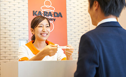 商品プロモーション：店舗サンプリング