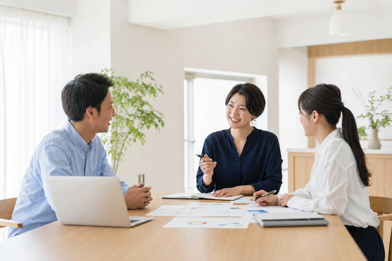 相談者と向き合い内容を丁寧に確認する様子