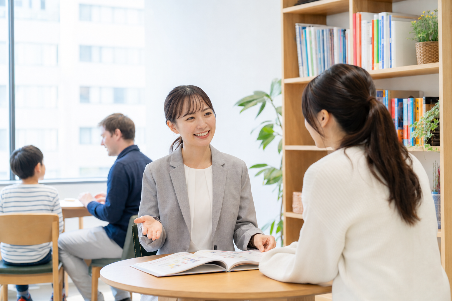英会話の学びについて相談している様子