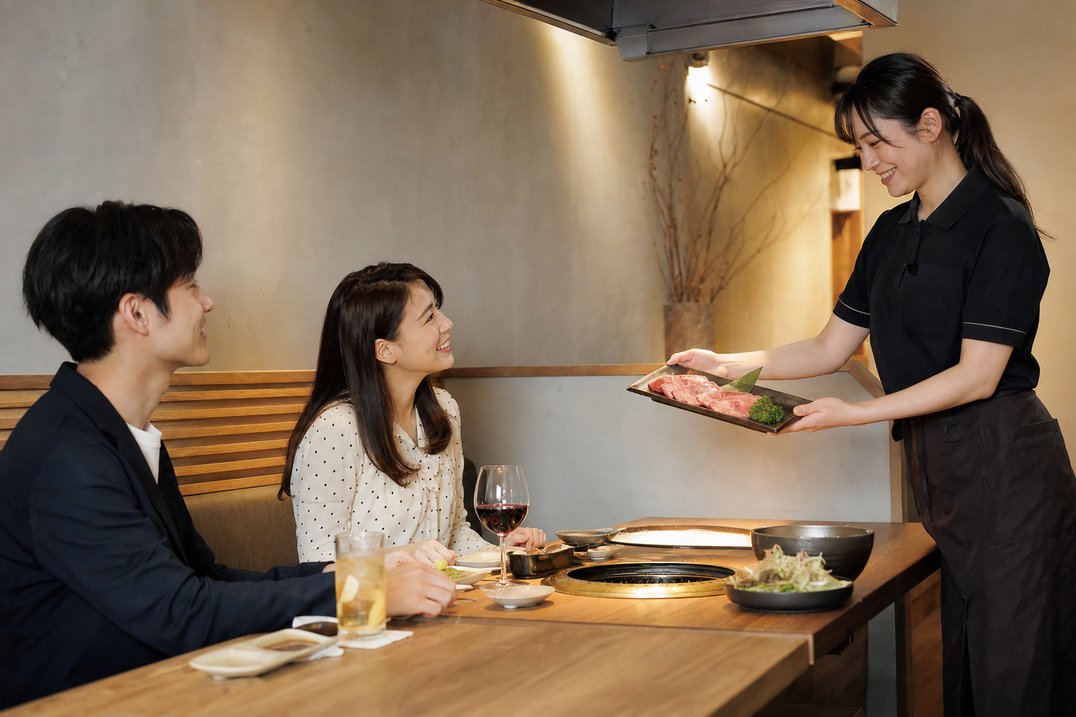 丁寧に盛り付けられた焼肉の料理